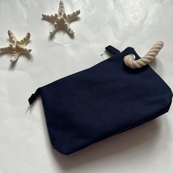 ⭐️JEAN Paul Gaultier Toiletry Bag⭐️ - Picture 6 of 9